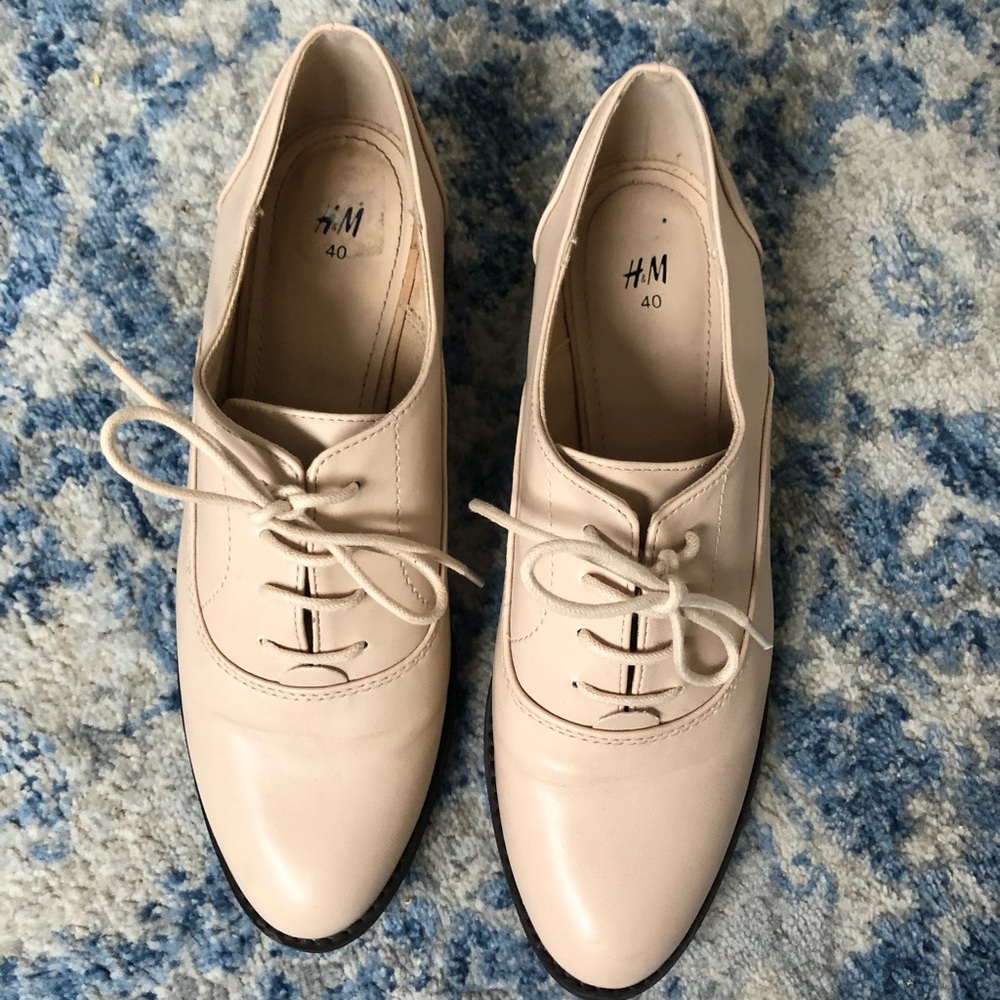 H&M cream oxfords size 40/9